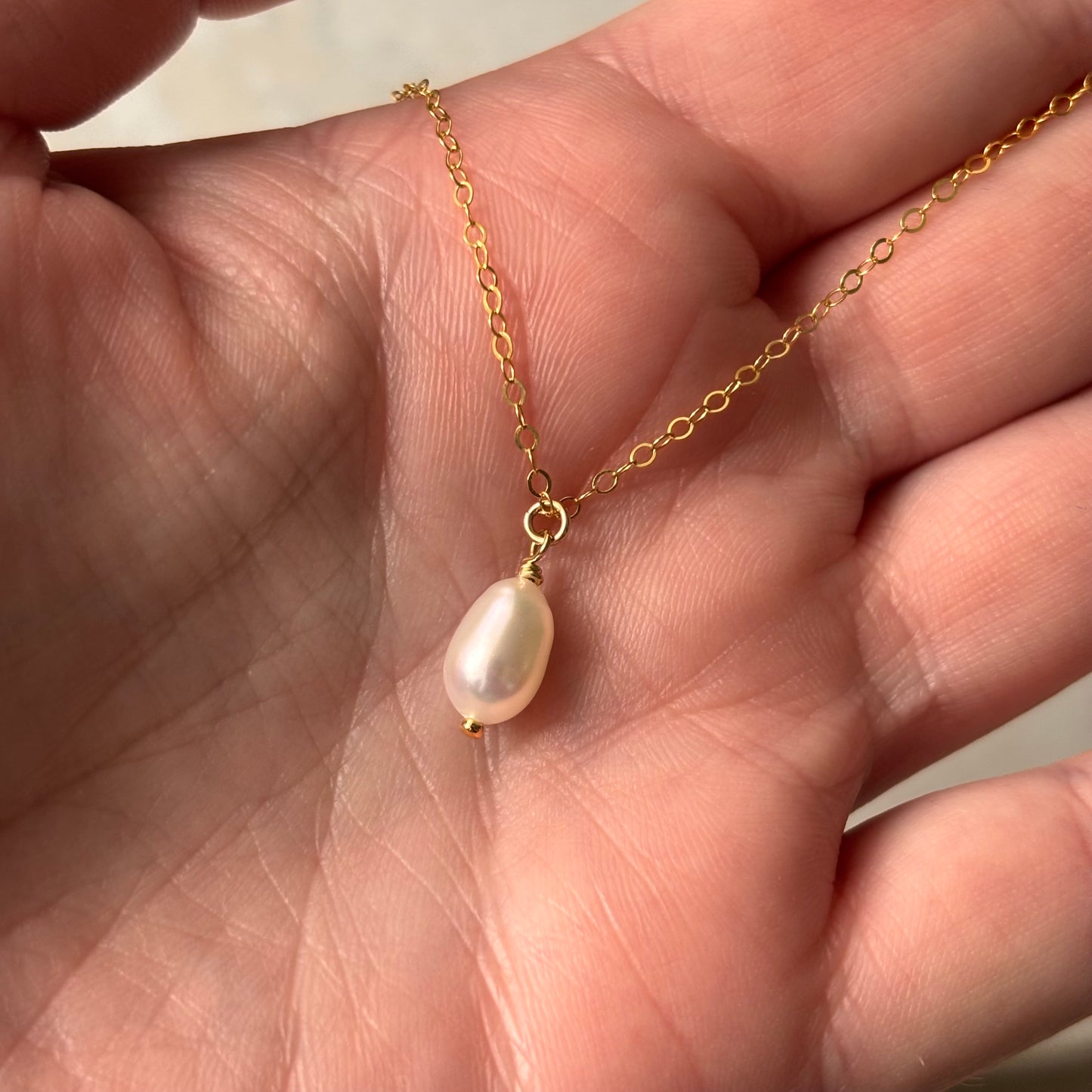 Simple White Pearl Necklace