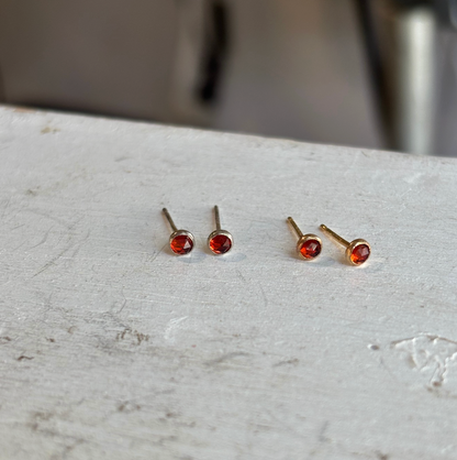 CLEARANCE Mini Gemstone Studs - Faceted Garnet