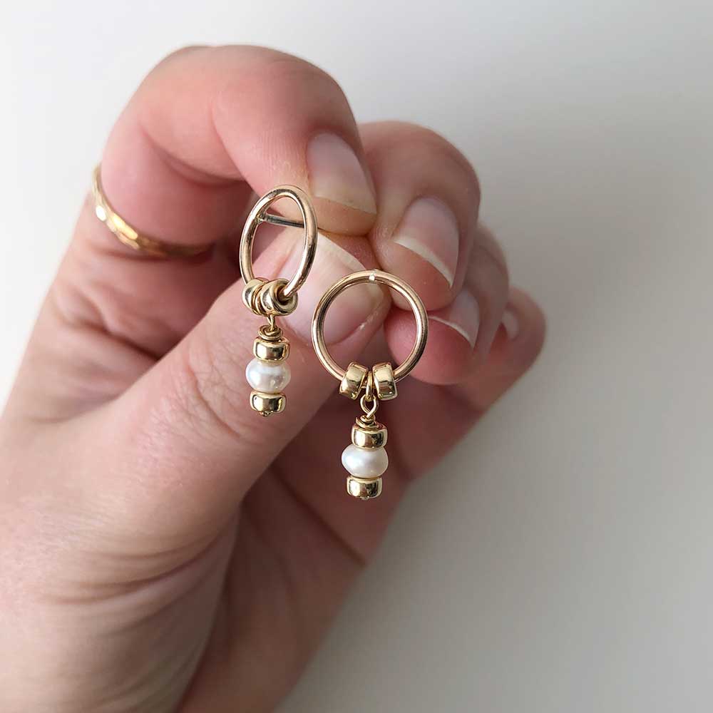 strut jewelry comfort white pearl circle stud earrings