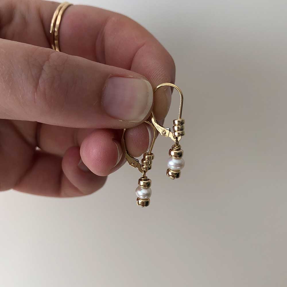 strut jewelry comfort white pearl drop earrings