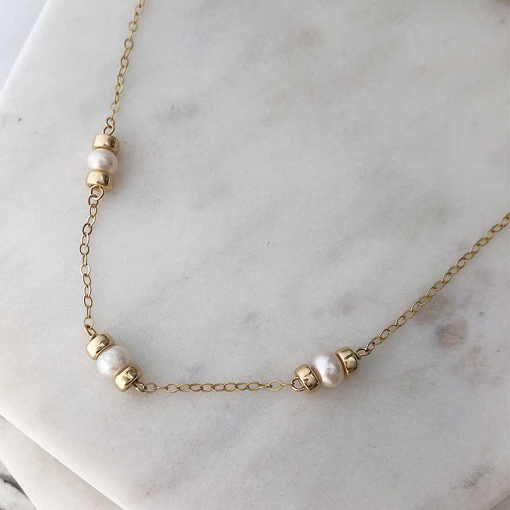 strut jewelry comfort pearl + gold bead trio necklace