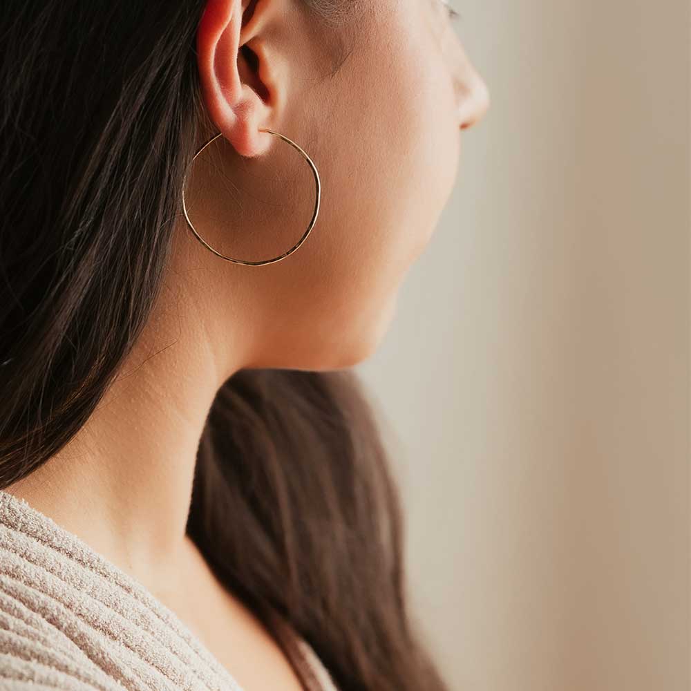 strut jewelry hammered hoops round 14k gold fill