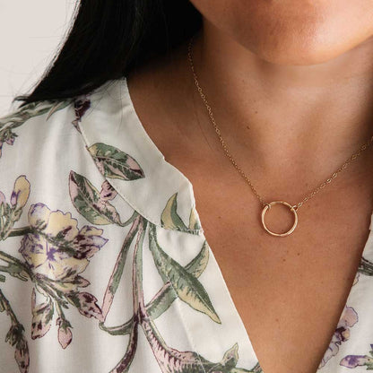 strut jewelry hammered circle pendant necklace 14k gold fill