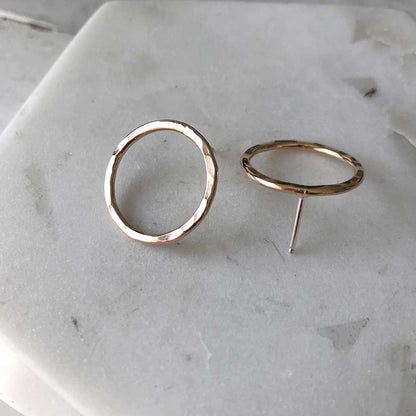 strut jewelry medium hammered circle stud earrings 14k gold fill